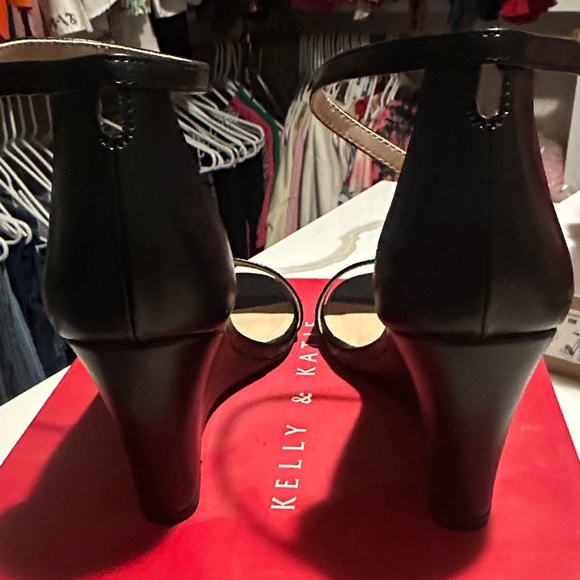 Kelly & Katie Black Wedge Sandals - Picture 4 of 7